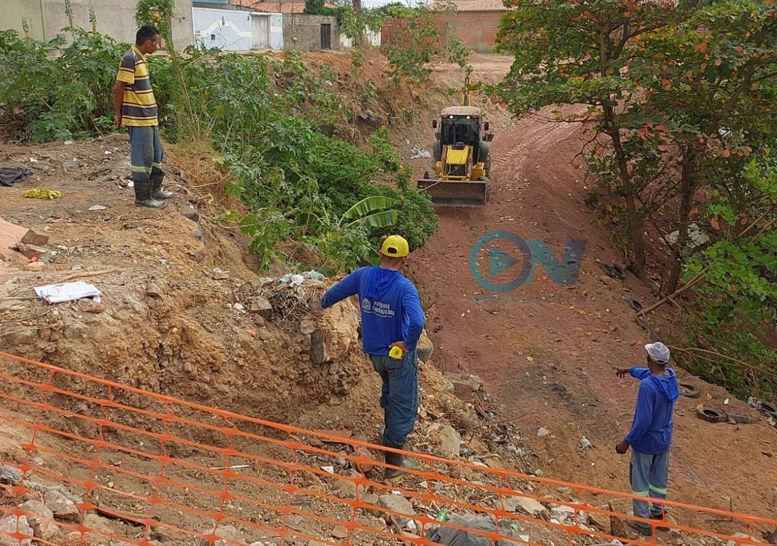 Prefeitura constrói muro de contenção no Bela Vista para evitar acúmulo de água nas vias